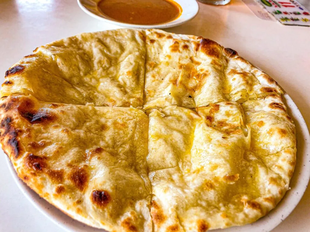 curry_house_sibu_cheese_naan_mathew_chung_01