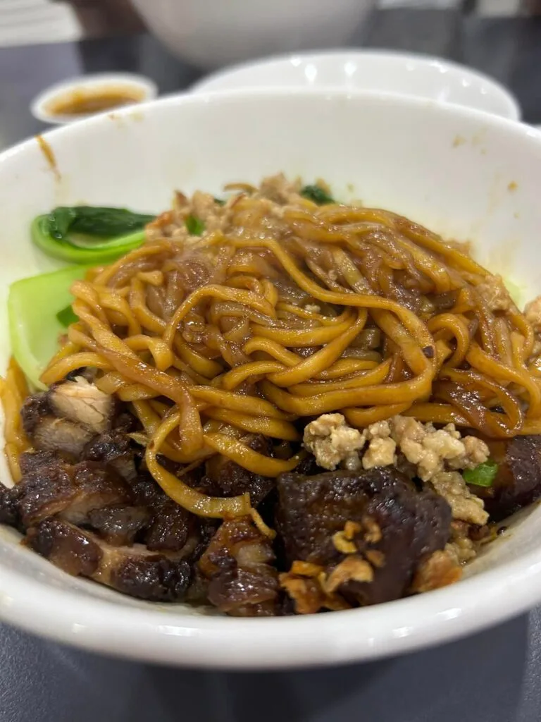 restoran_q_east_west_beef_noodles_dianachin_01
