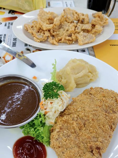 168 Kopitiam Puchong Kinrara Pork Schnitzel