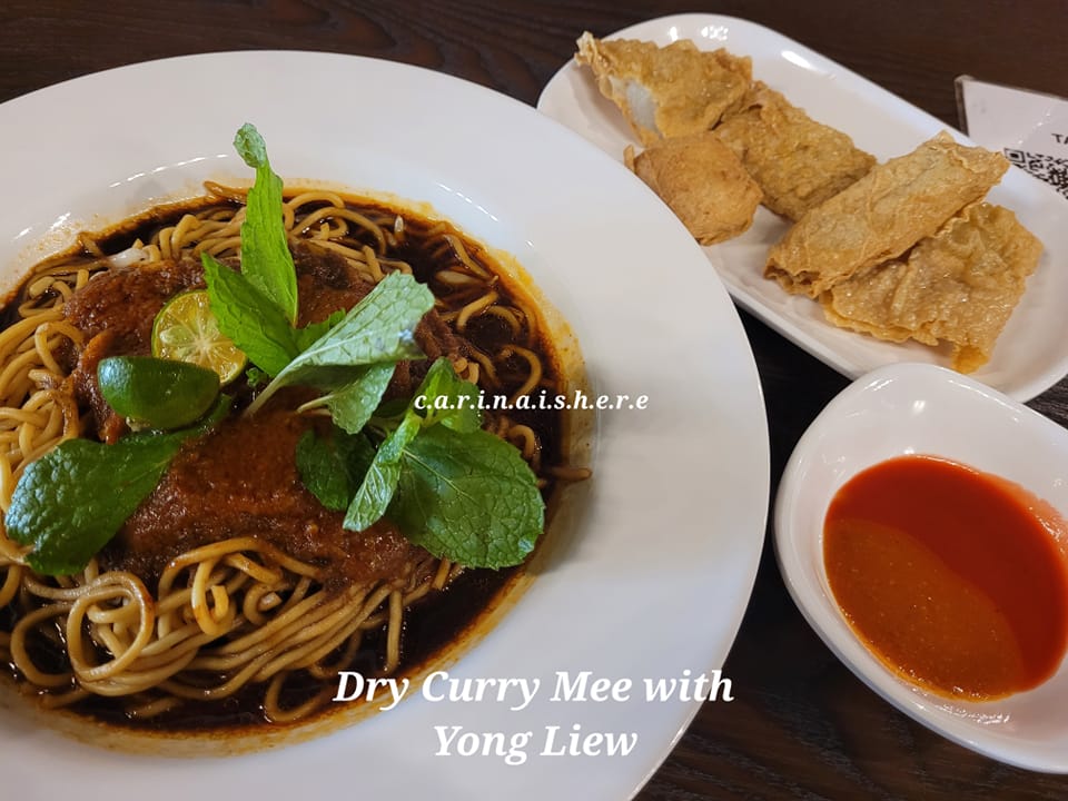 Inside Ipoh Curry Mee and Chee Cheong Fun