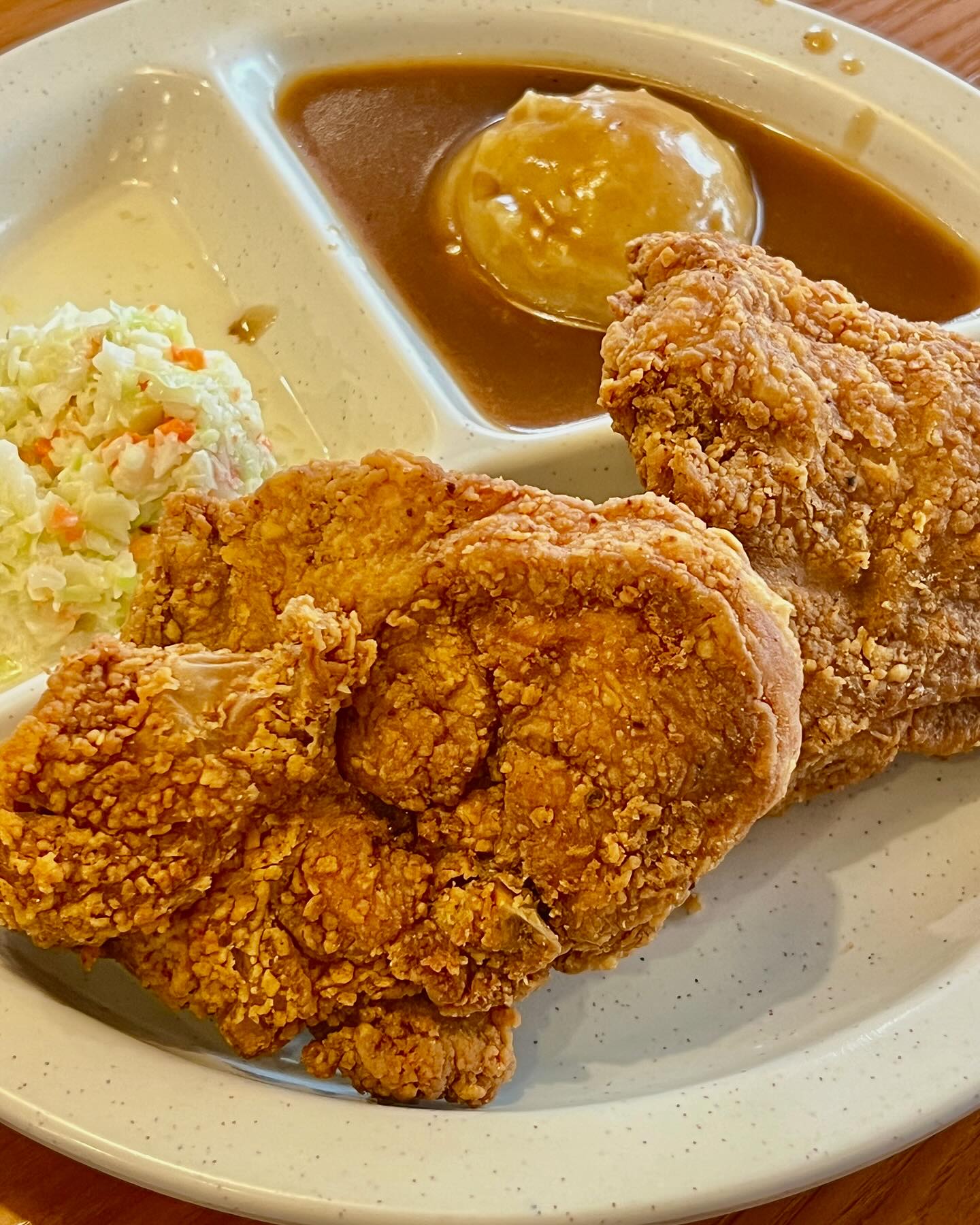 Borenos Fried Chicken is Excellent | Chiefeater.com