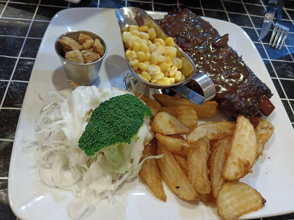 Bungalow Steakhouse Restaurant Dinner