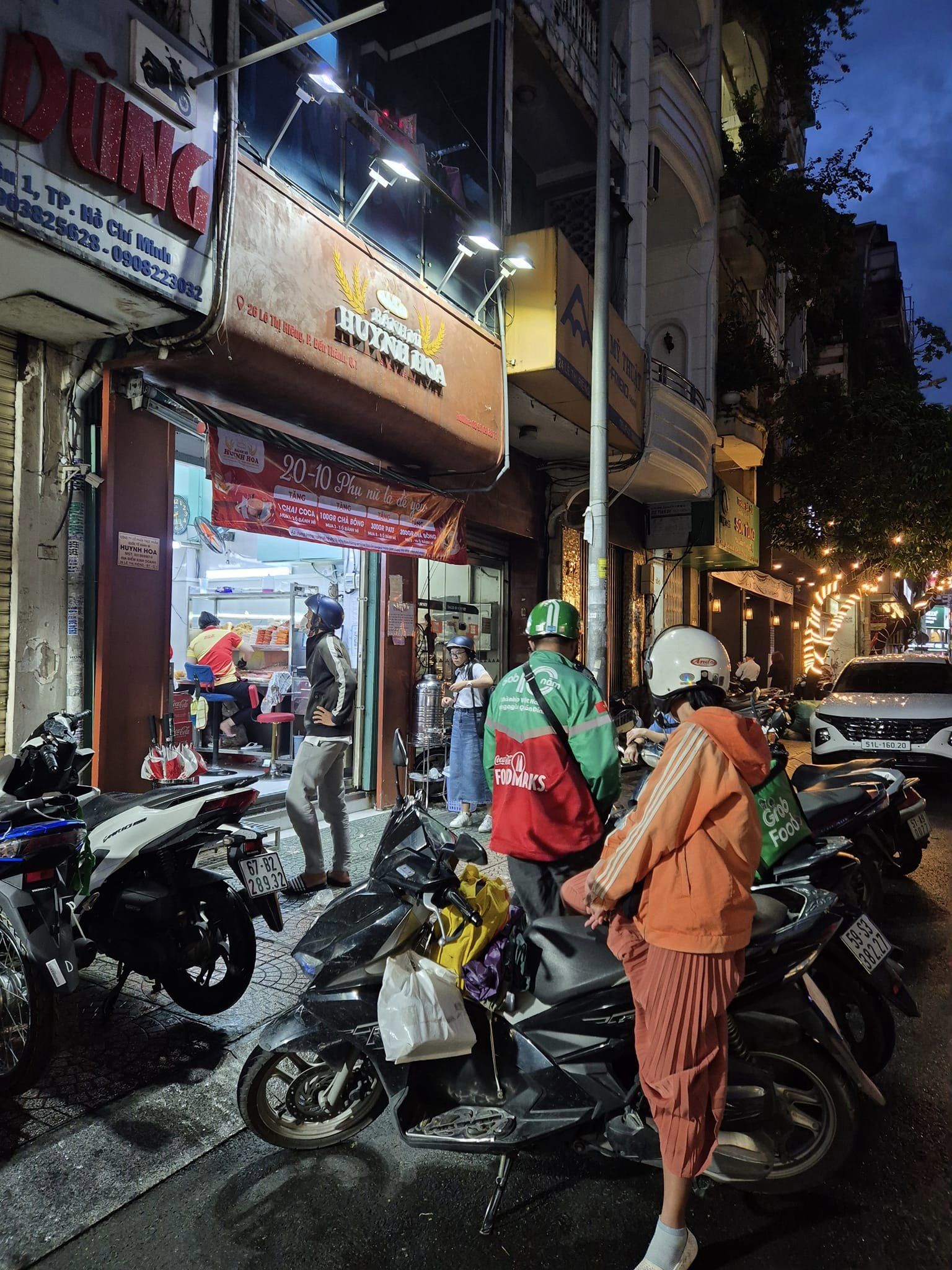 Bánh Mì Huynh Hoa