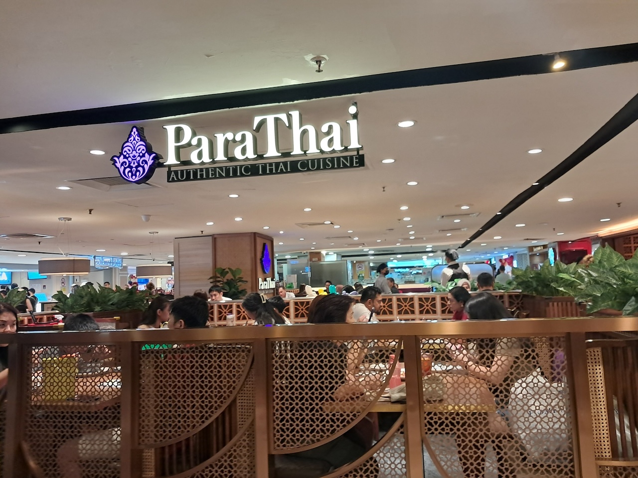 ParaThai Gurney Plaza