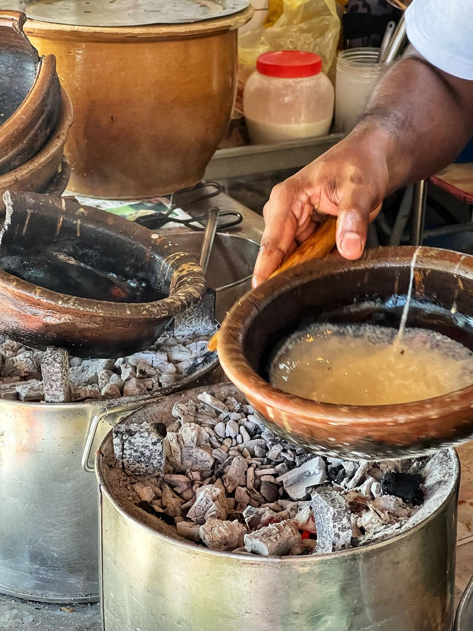 ravi’s claypot apom
