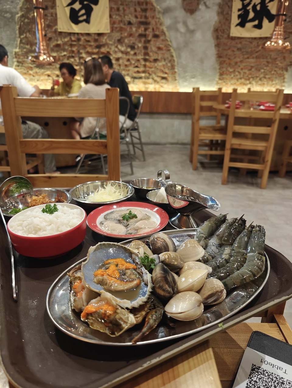 tan_tan_charcoal_steamboat_austin_apr2025_leyriesaanntan_01
