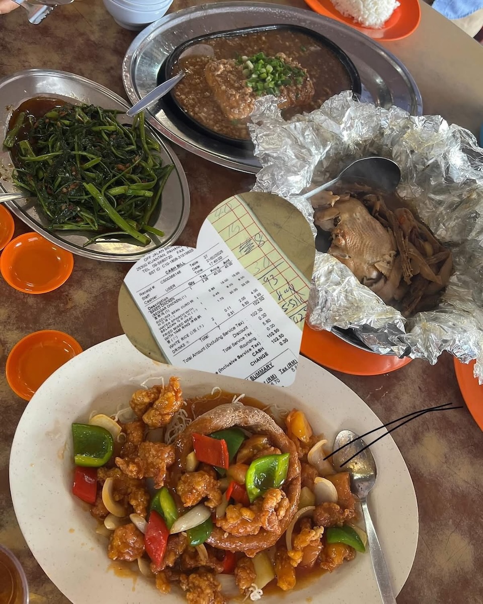 alor_akar_seafood_restaurant_may2025_gweniverin_01