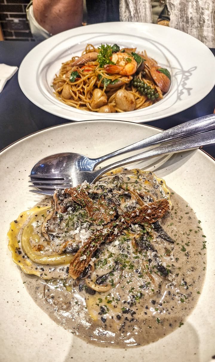 mahanakhon eatery