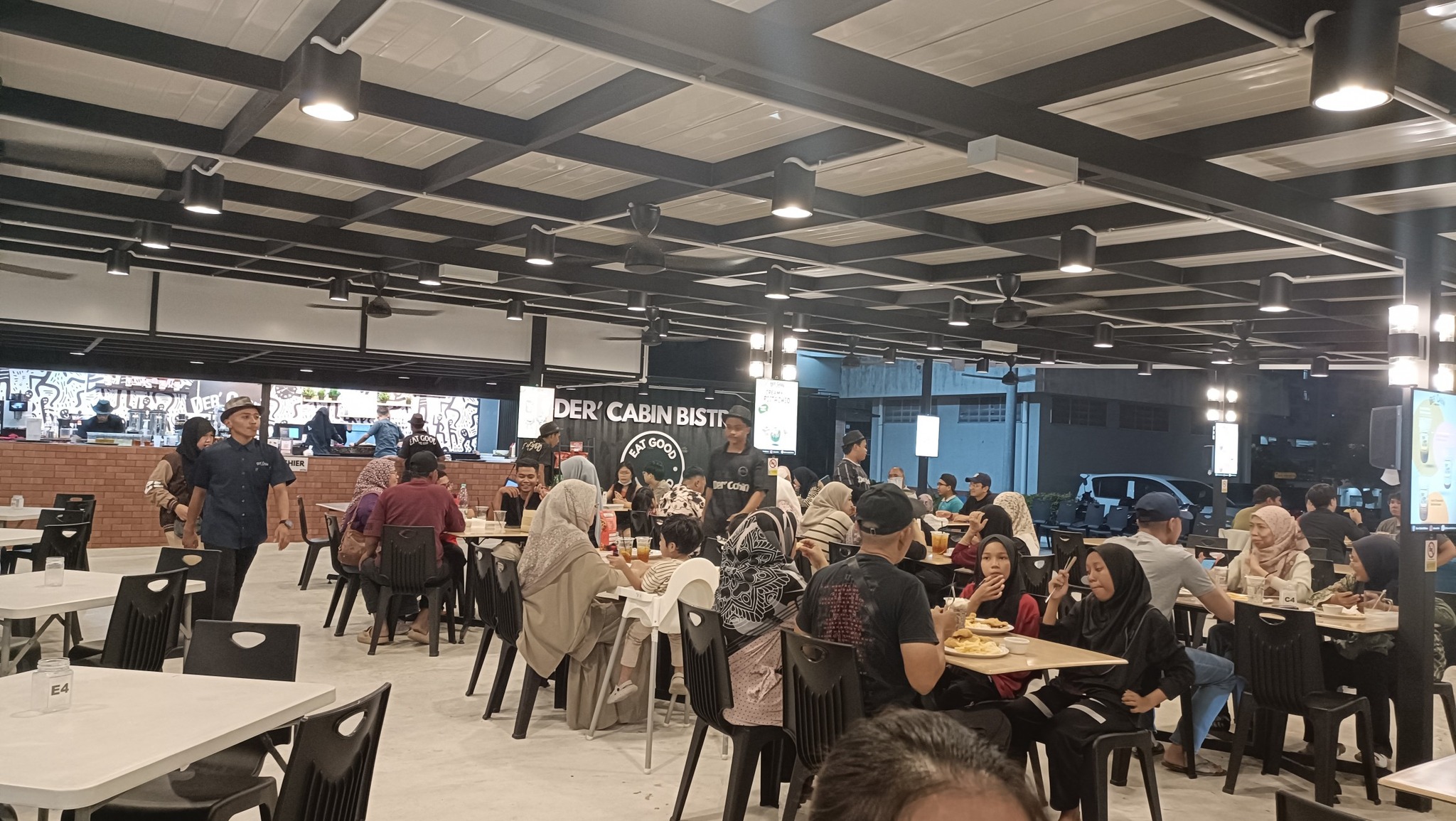 der' cabin bistro tebrau