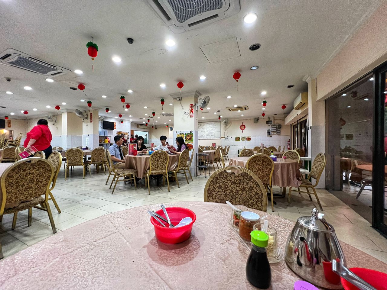 restoran 8 road