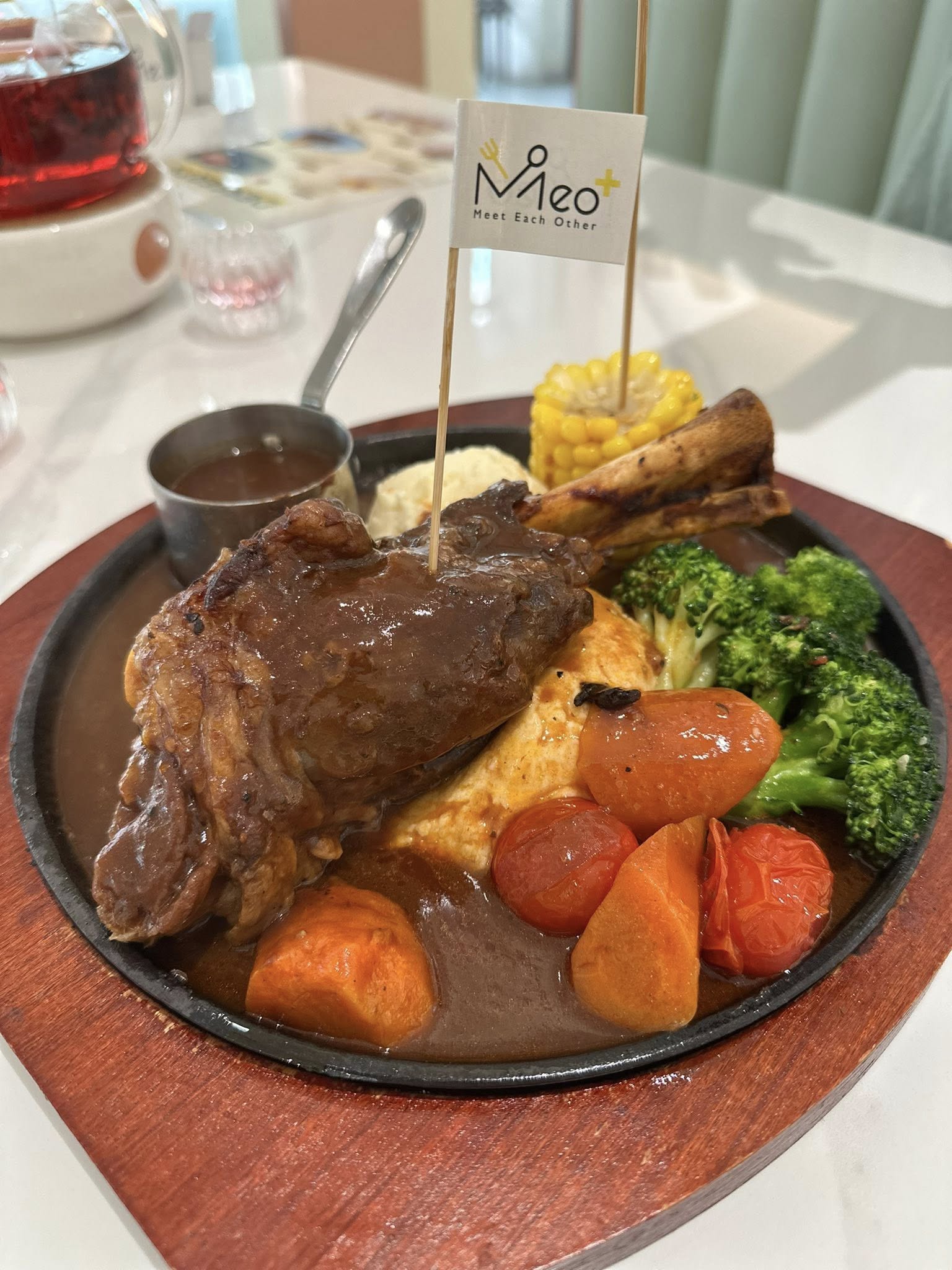 meo_plus_cafe_nov2025_christinetan_03