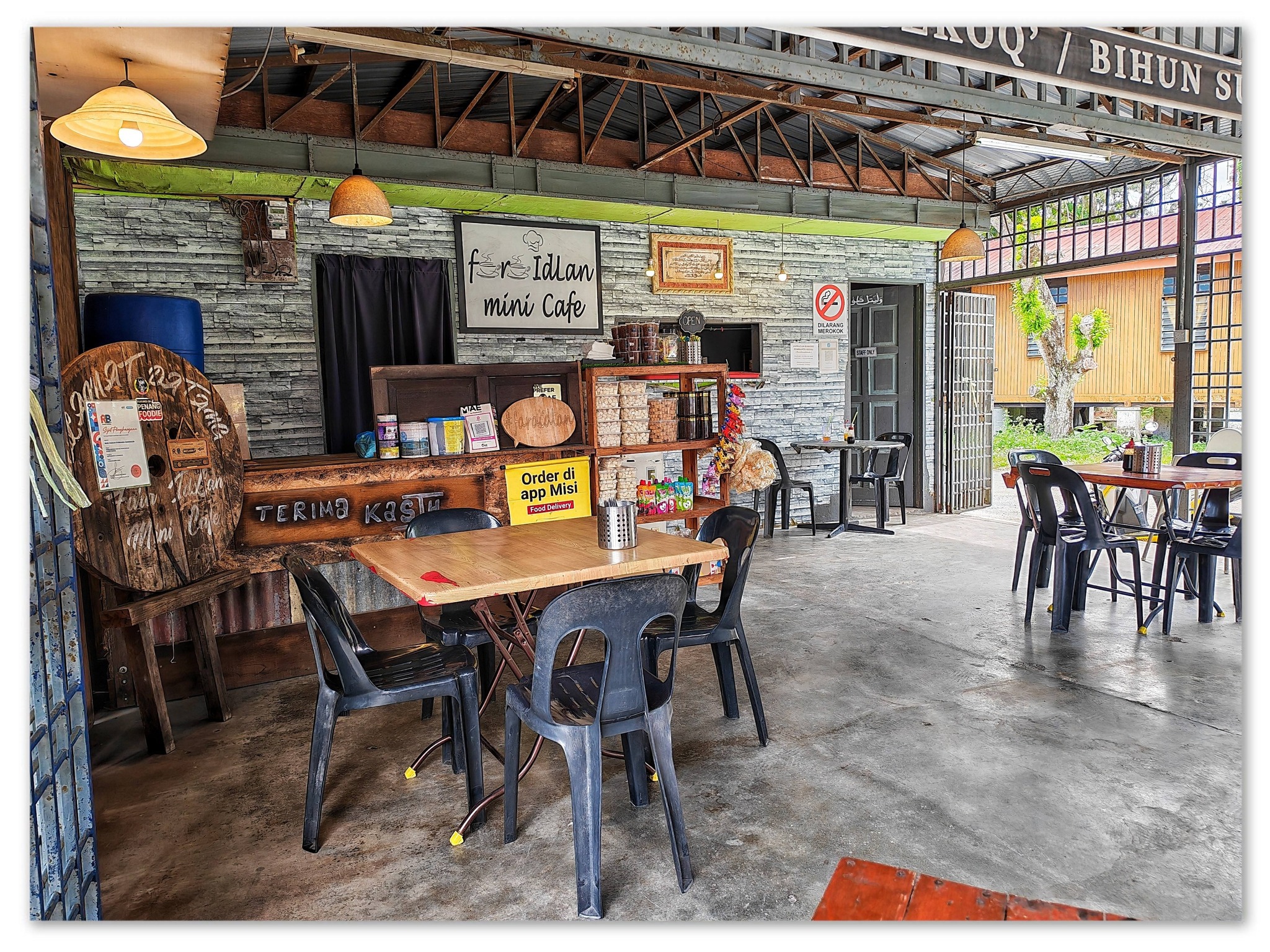 fara idlan mini café