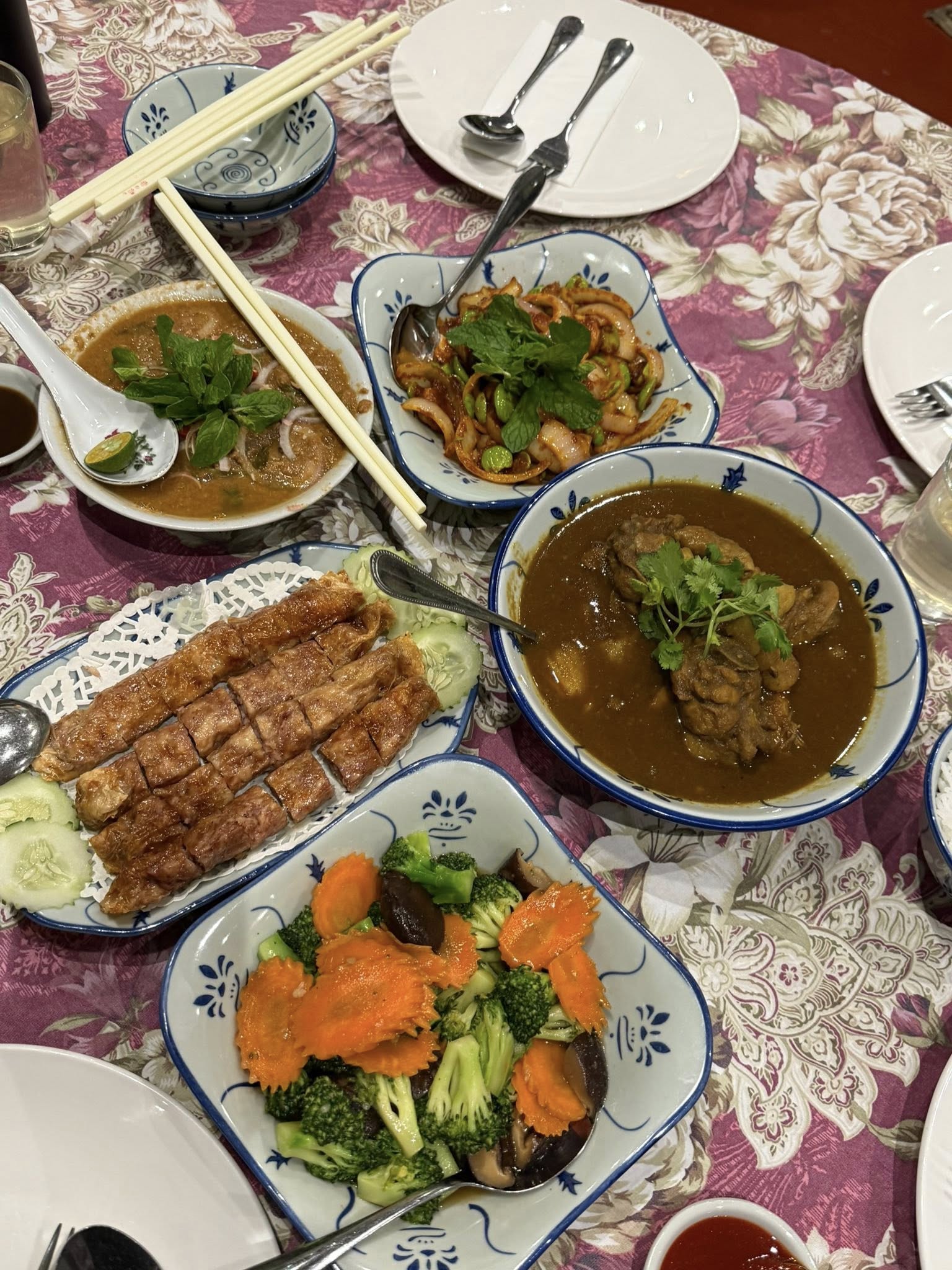 lama_antique_restaurant_dec2025_joycelee_05