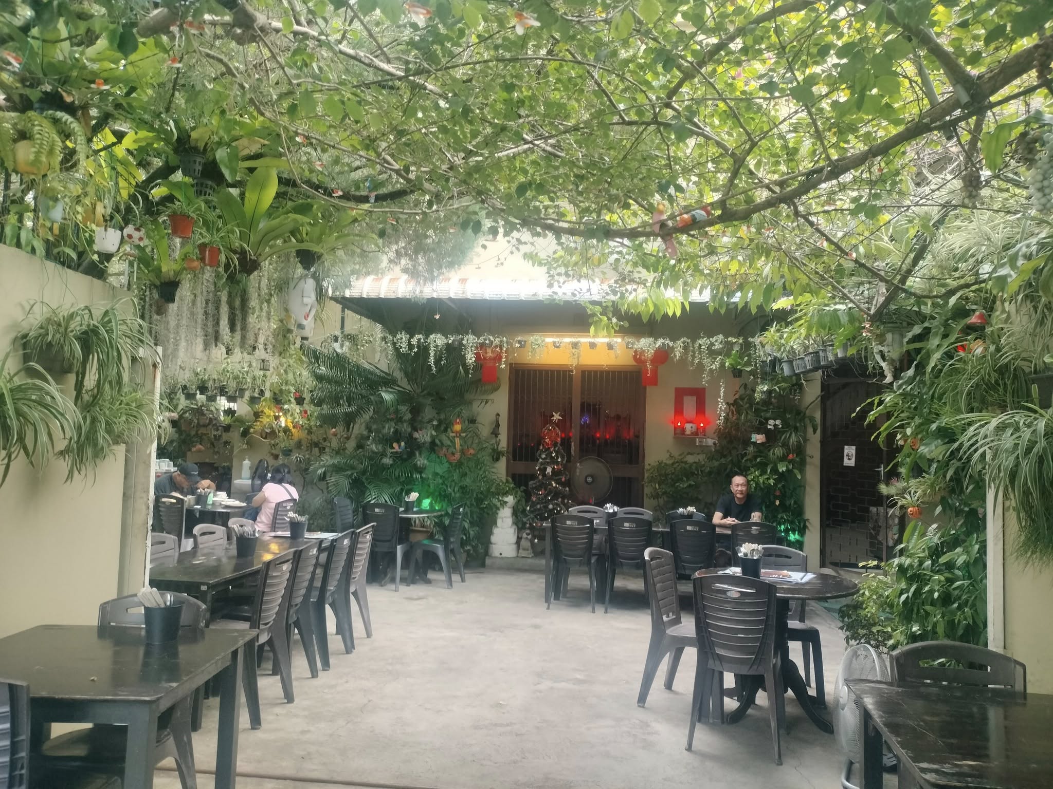 yaw's roast and grill