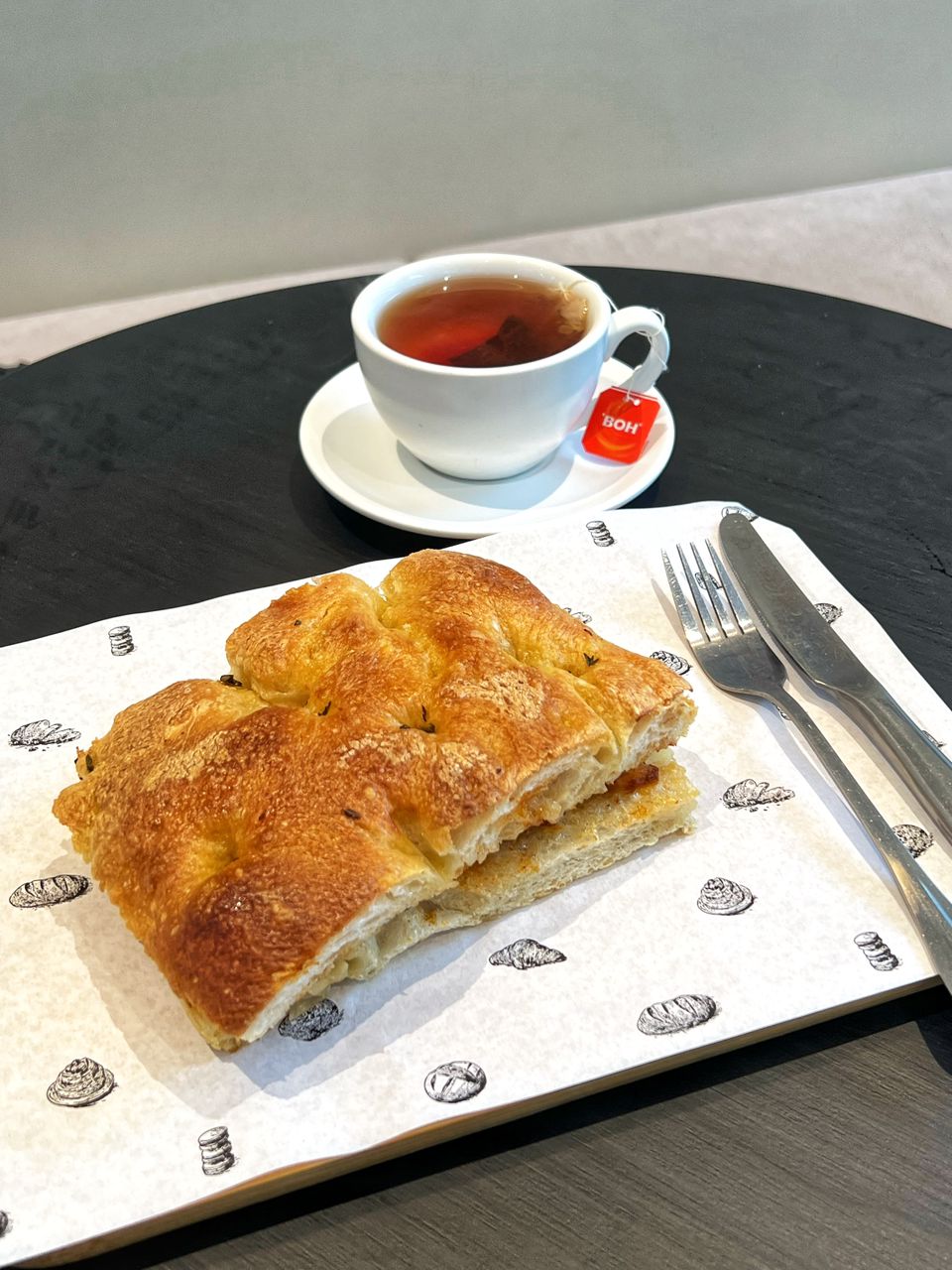 loaf_latte_may2026_vk_01