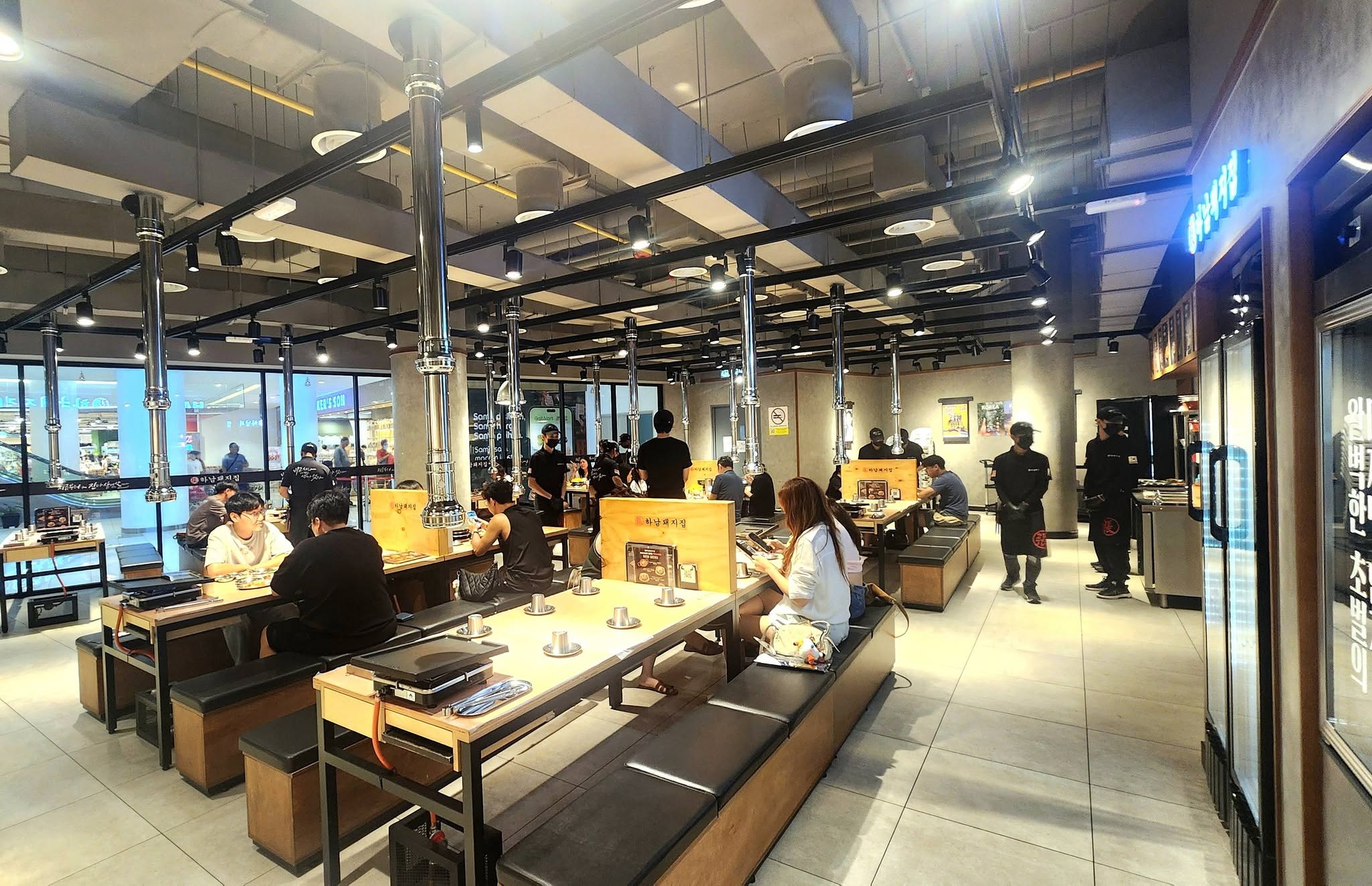 hanam_bbq_gurney_paragon_jun2026_kcyan_06