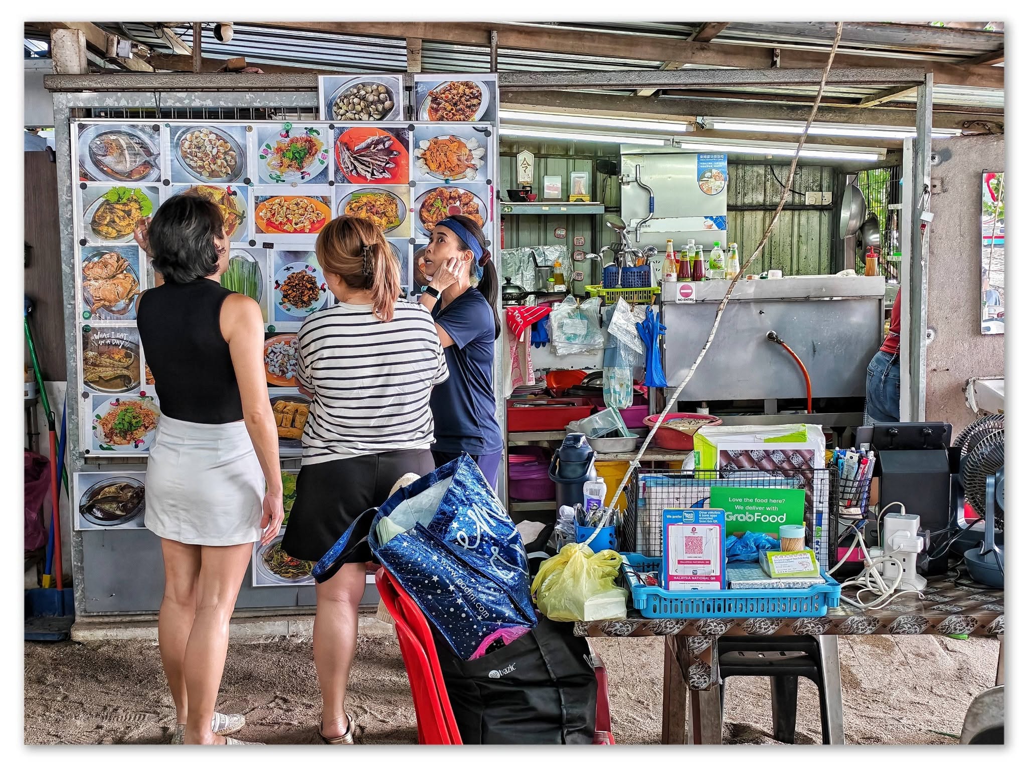 gertak_sanggul_tua_pek_kong_seafood_jul2026_hedgesliang_04