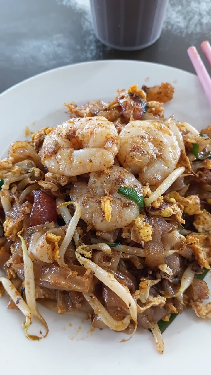 yit_hooi_cafe_aug2026_russkingkarl_01