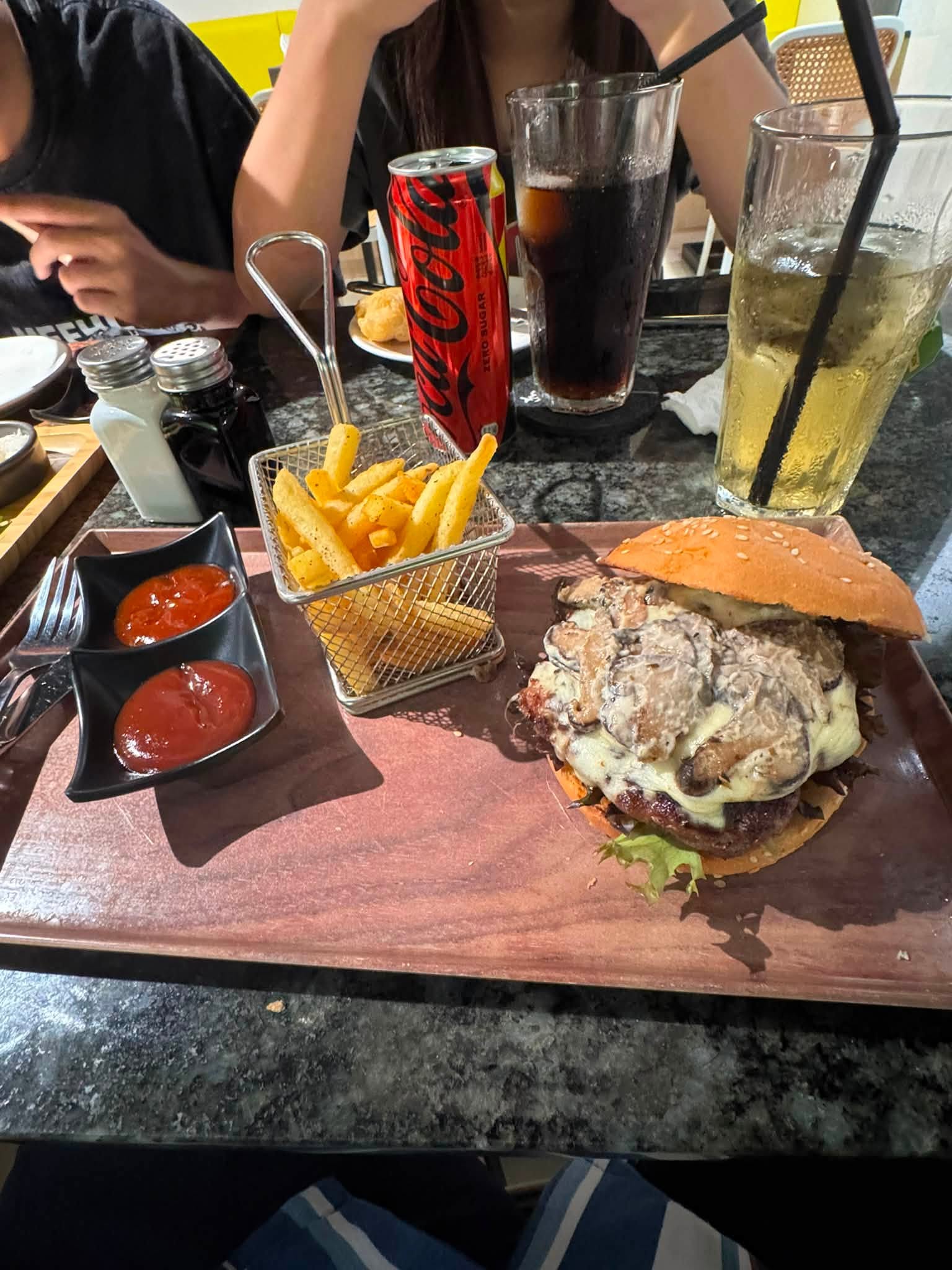 gourmet_burger_sep2026_alwyndavid_02