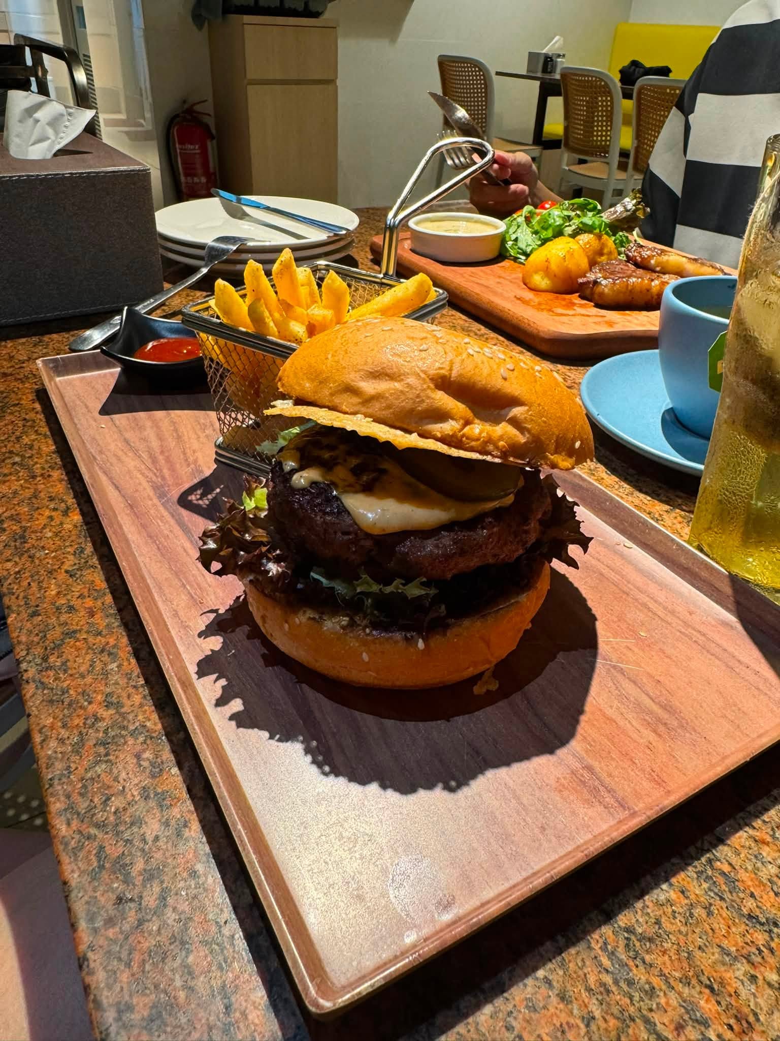 gourmet_burger_sep2026_alwyndavid_03
