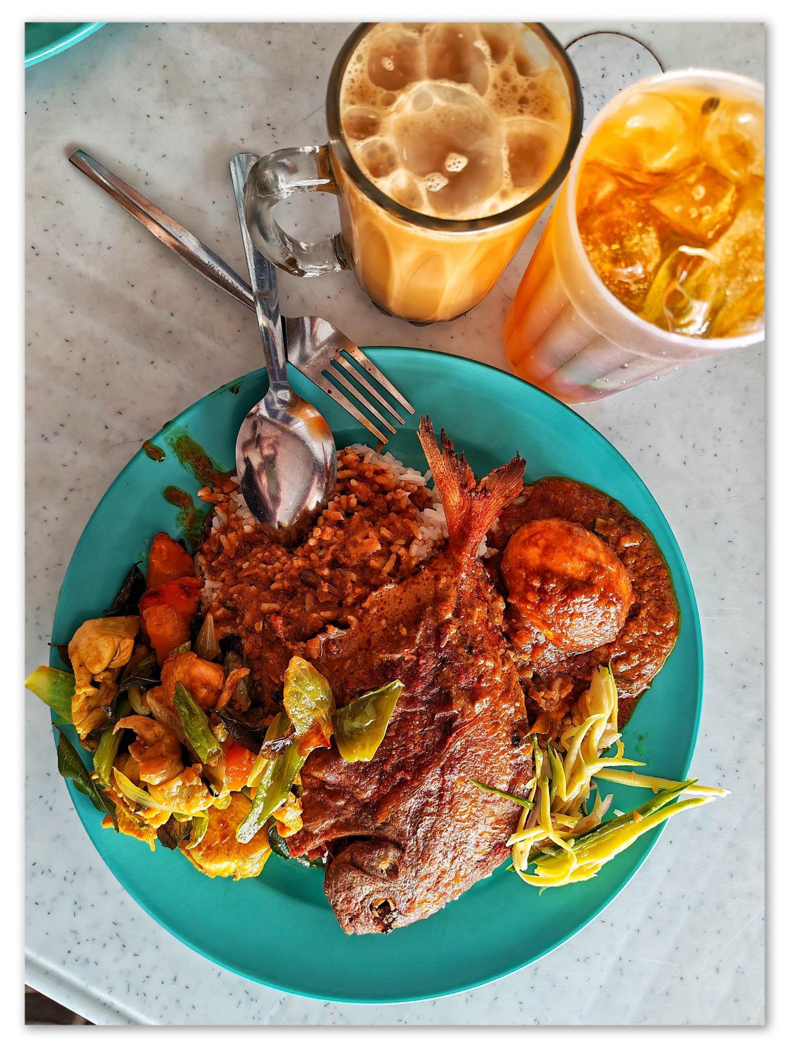 yat_tsunami_cafe_tanjung_bungah_sep2026_hedgesliang_01