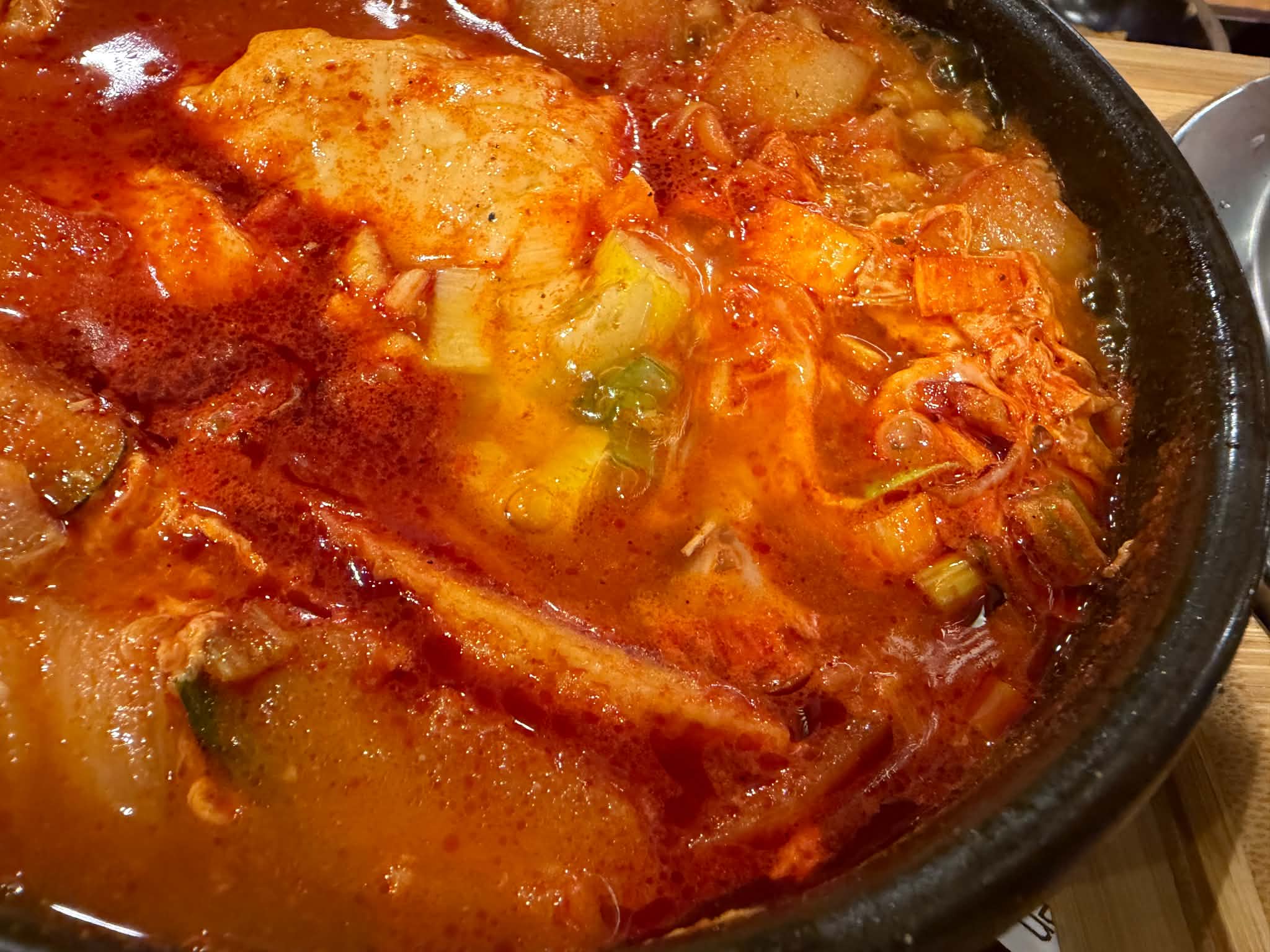 seoul_noodle_shop_vivo_city_oct2026_lukesoon_02